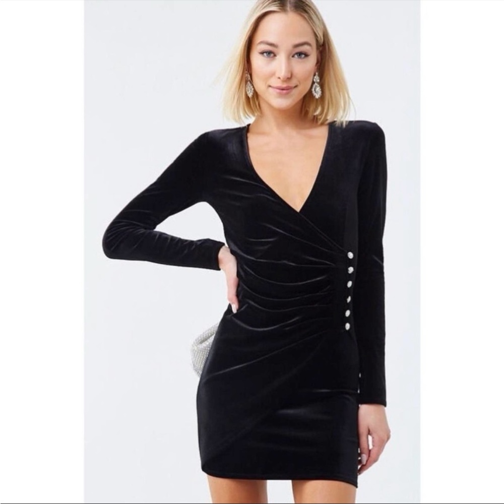 NWT Forever 21 Womens Velvet Surplice Holiday Dress Ruched Black Long Sleeve Med